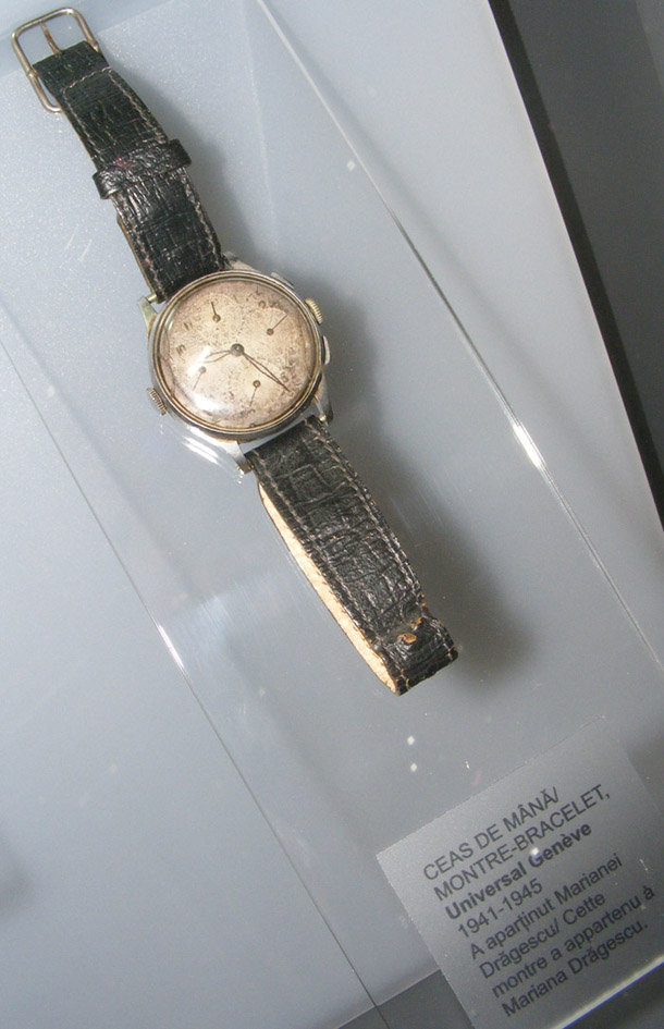ceas Universal Geneve - Aerocompax | a apartinut aviatoarei Mariana Dragescu | colectia - Muzeului National de Istorie a Romaniei [2012]