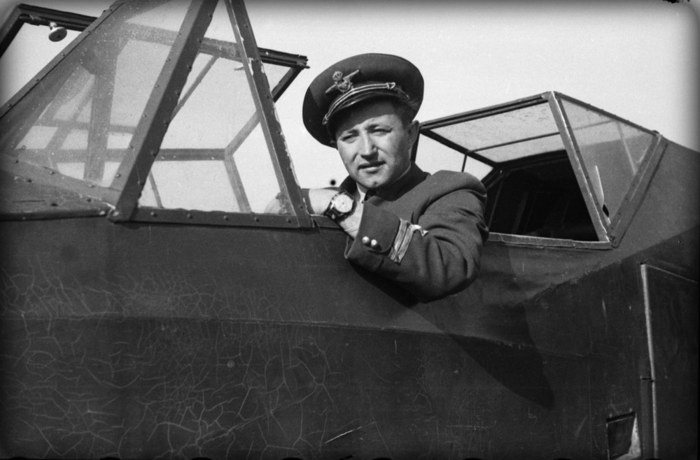 Escadrila Transport cu Planoare | planor DFS 230 | 1943-1944 Universal Geneve Aerocompax [imagine din colectia - Horia Stoica | Brasov]