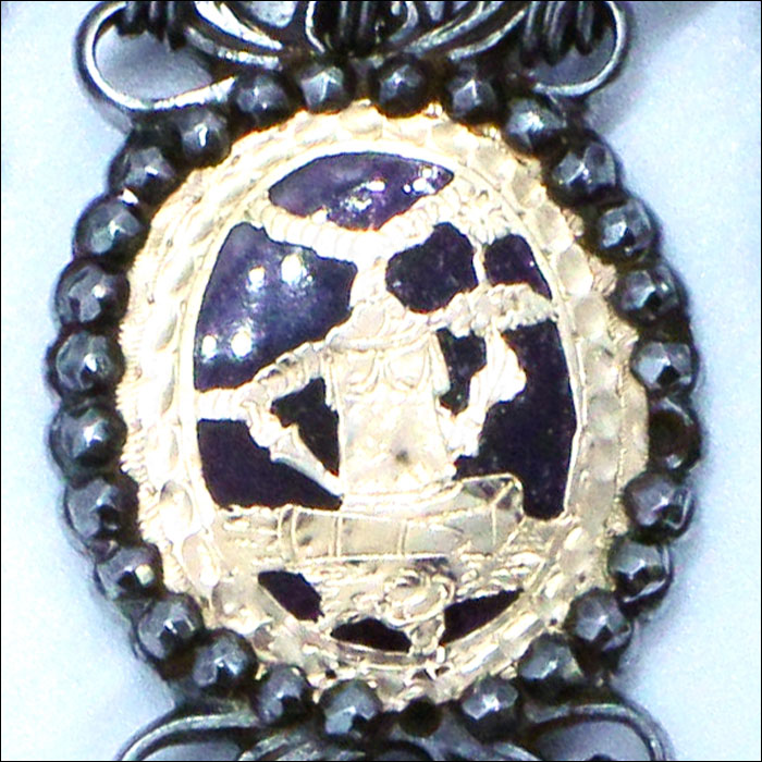 detaliu medalion lant Chatelaine | ceas buzunar Andreas Beringer | Grosswardein - Oradea sec. XVIII