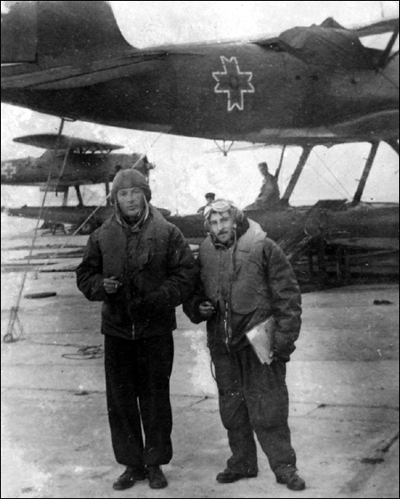 1942 | baza aeriana Hagi Bey (Odesa) lt.-av. Traian Popteanu | slt.-obs. Franklin Petrescu