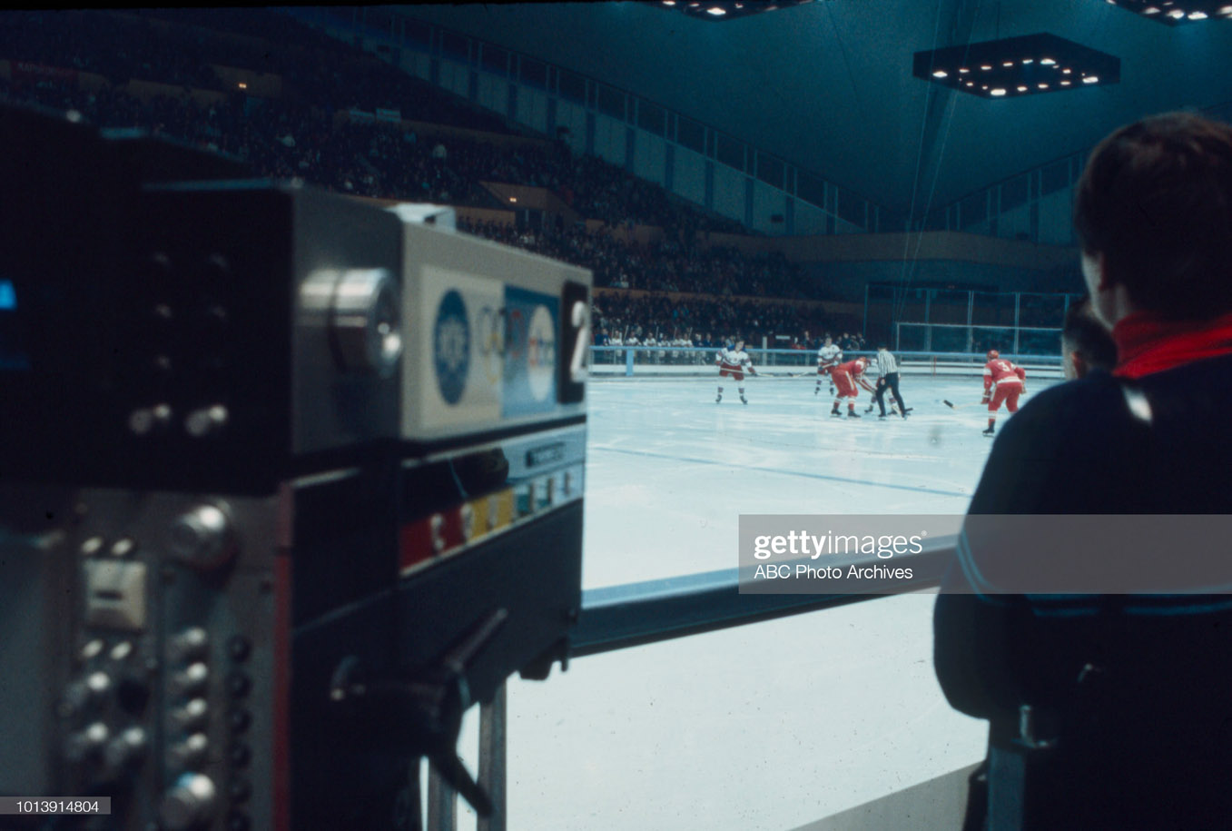 transmisiune TV - arena hochei | JO Grenoble 1968 [sursa imagine: gettyimages.com]